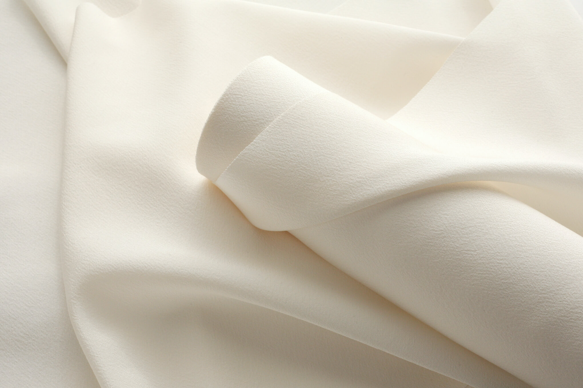 琵琶湖の恵みと人の手技が生み出す日本の白生地。