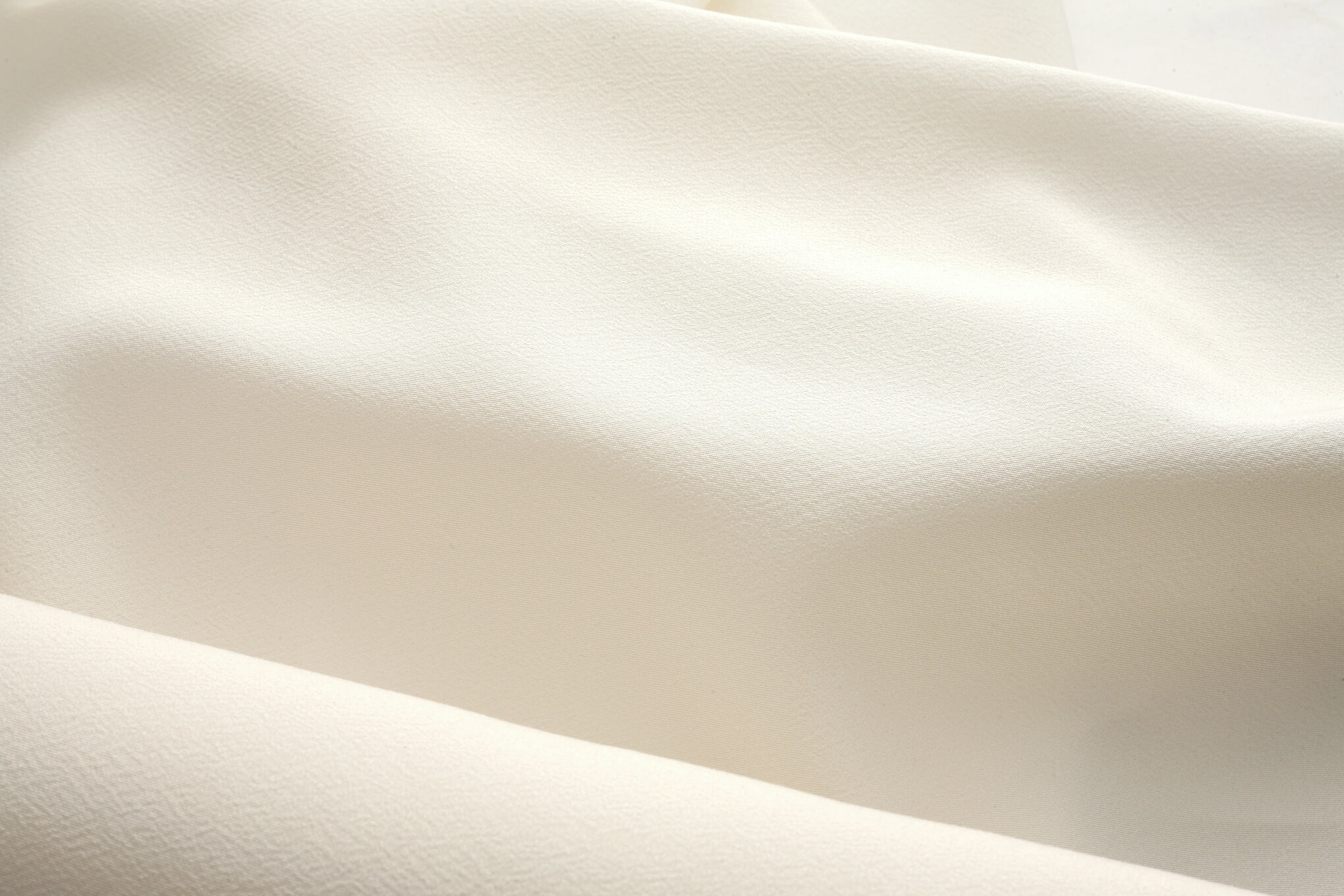 琵琶湖の恵みと人の手技が生み出す日本の白生地。