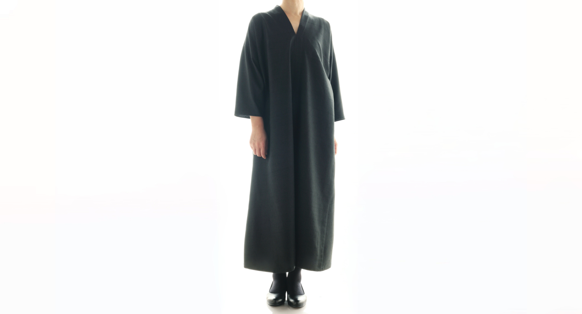 Vネックワンピース画像